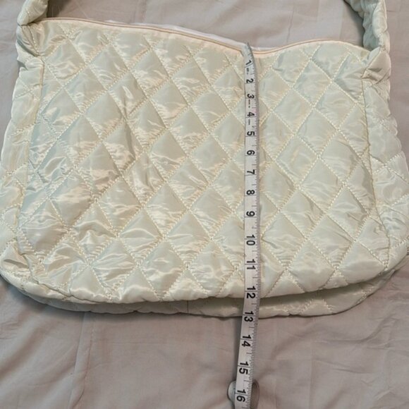 SHEIN Cream Quilted Shoulder Bag with Textured Design - Picture 3 of 5